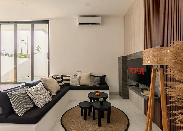Villa 2bd Stylish By The Berawa With Rooftop Canggu
