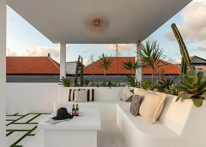 Villa 2bd Stylish By The Berawa With Rooftop *